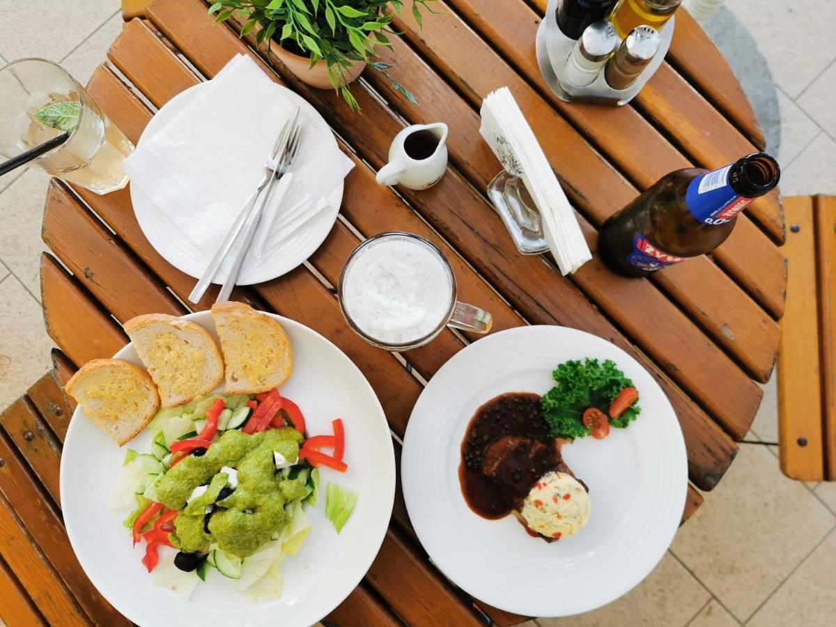 Hotel I Restauracja Pod Skala Jaslo Eksteriør bilde