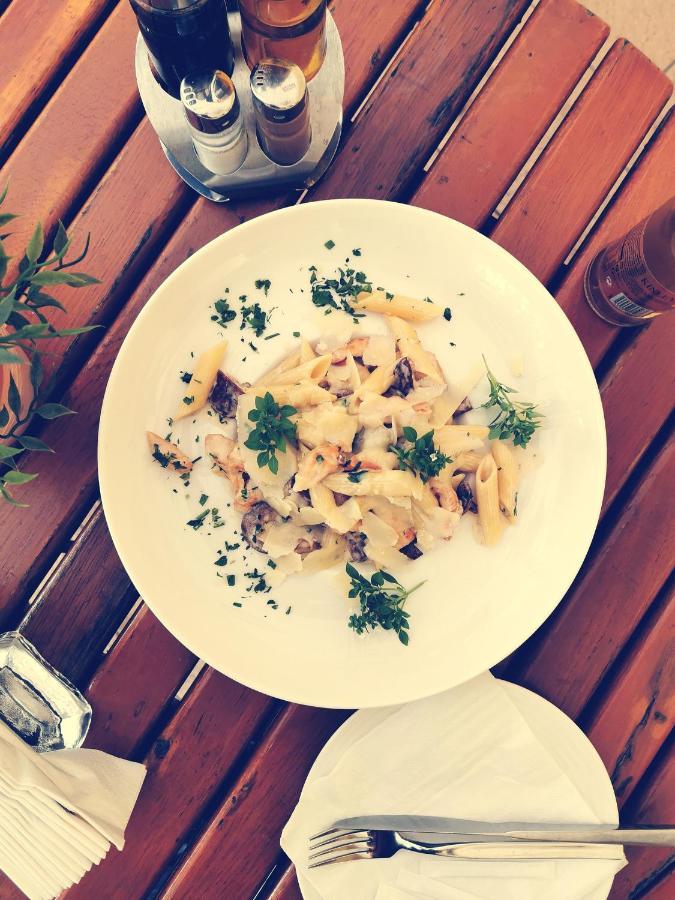 Hotel I Restauracja Pod Skala Jaslo Eksteriør bilde